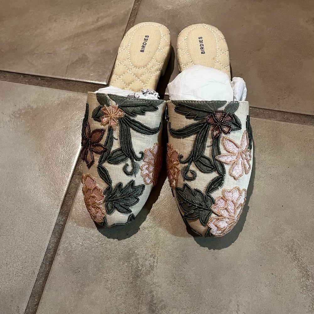 Birdies womens linen songbird floral beaded mule slipper